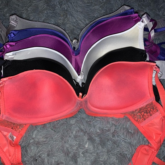 Bra’s we have pink, purple, blue, gray, white an black - Picture 2 of 2